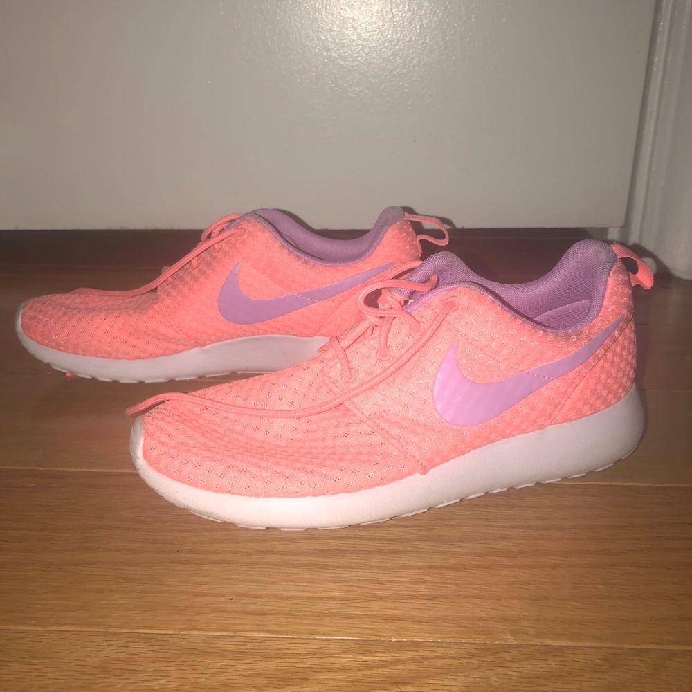 Pink Nike Fitness Tennis Shoes